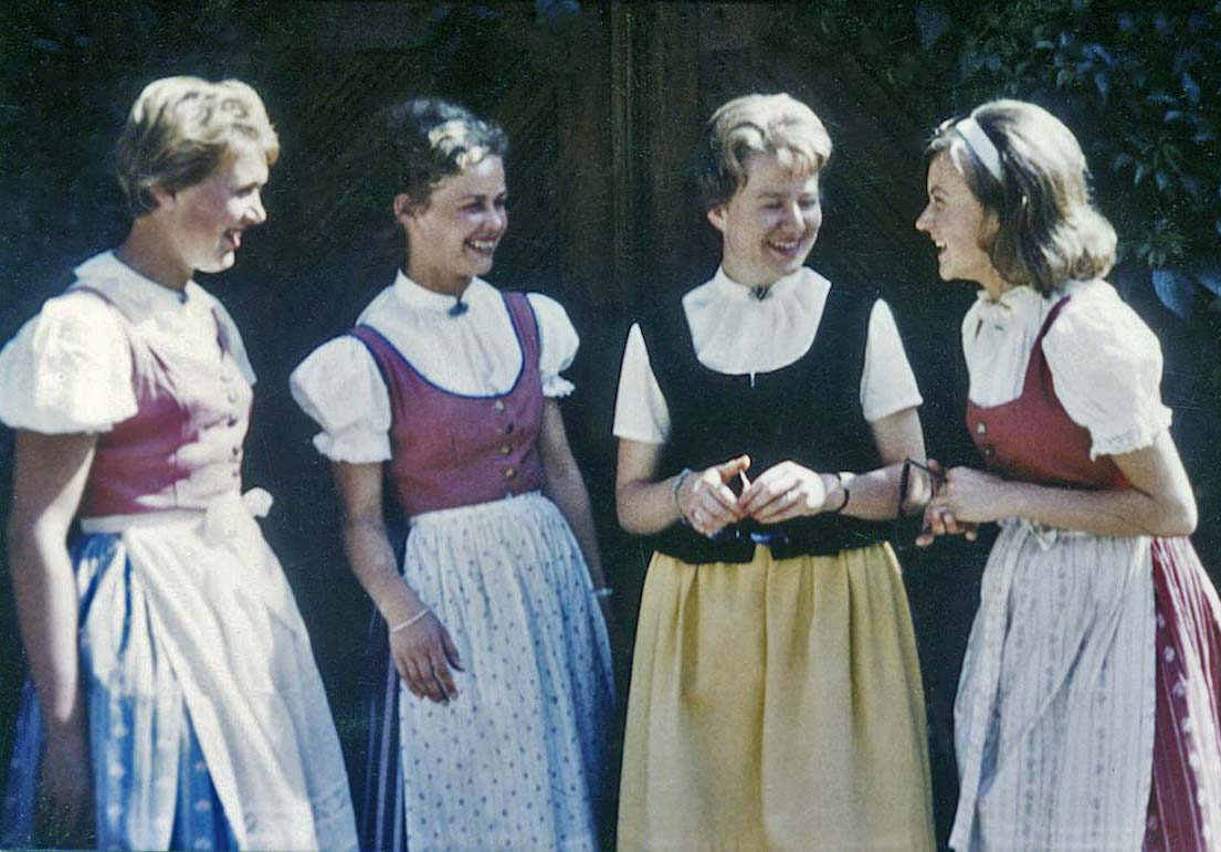 4 Dirndl ohne Fe