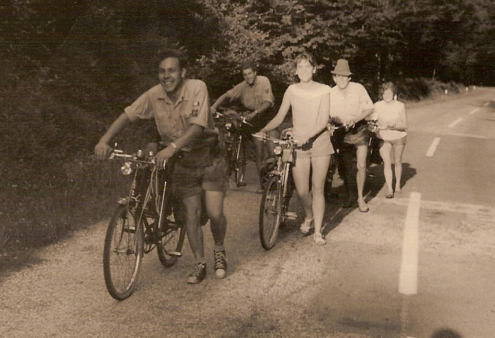 Mit den Fahrrdern unterwegs, Foto: Schnief